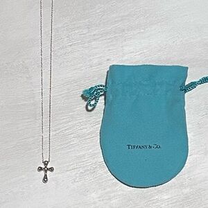 Tiffany & Co. Elsa Peretti® Cross Pendant necklace